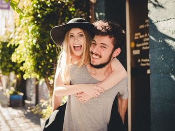 How to Get a Pisces Man Attention – 3 Subtle Ways That Work