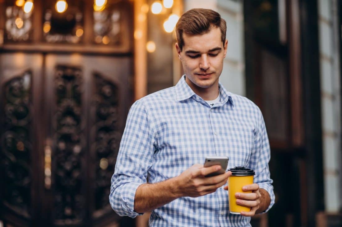 How To Read A Pisces Man’s Text Messages: 5 Messages Decoded