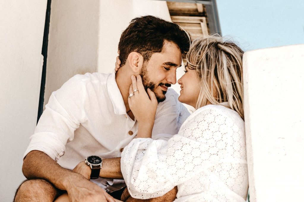 Signs That A Pisces Man Is In Love With A Cancer Woman